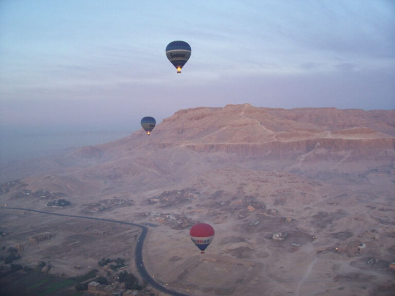 A guide to going in a Hot Air Balloon in Egypt